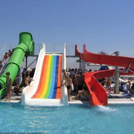 Aquablue 雅戈丁那