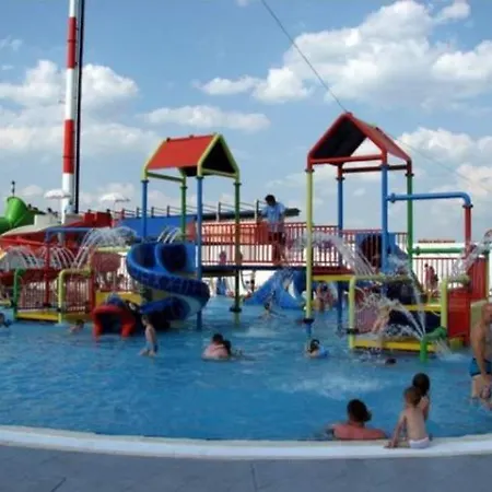 Aquablue 雅戈丁那